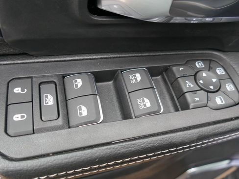 New 2026 RAM 2500 Laramie w/ Night Edition AWD/4WD image 20