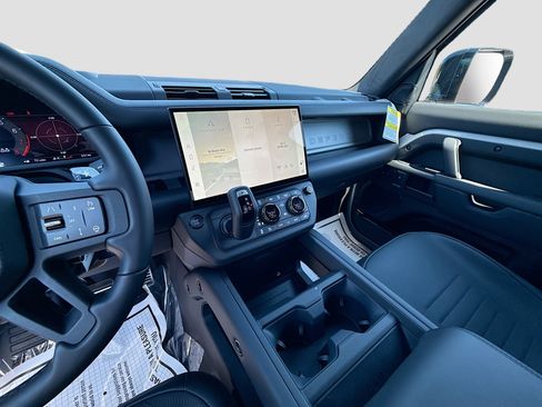 New 2026 Land Rover Defender 110 OCTA AWD/4WD image 28