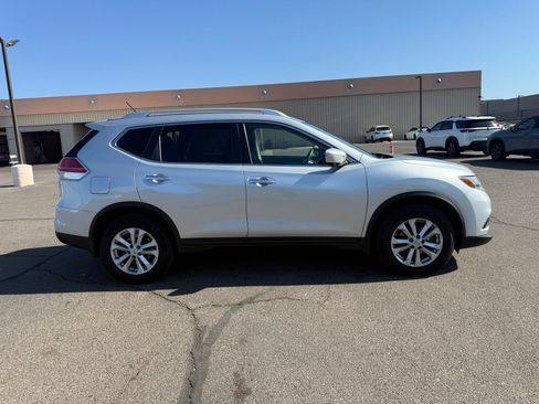 Used 2015 Nissan Rogue SV w/ SV Premium Package AWD/4WD image 4