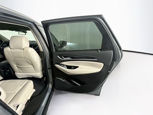 Used 2019 Buick Enclave Essence FWD image 31