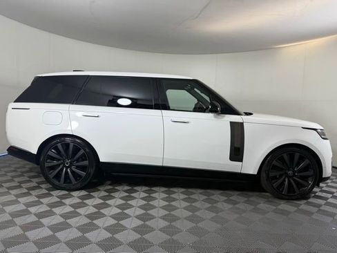 New 2025 Land Rover Range Rover SV image 9