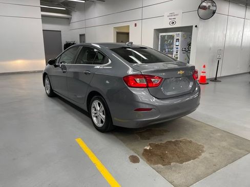 Used 2018 Chevrolet Cruze LT FWD image 6
