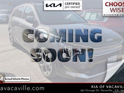 Used 2023 Kia Niro EX Touring