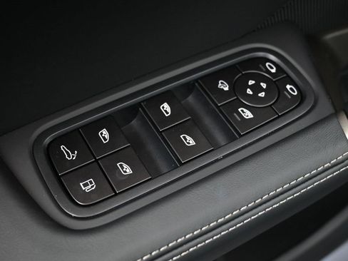 New 2026 Porsche Cayenne Turbo image 19