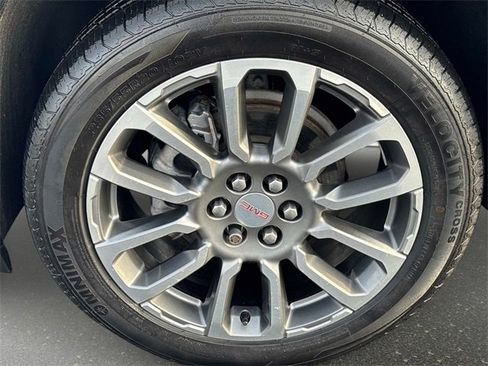 Used 2022 GMC Acadia Denali w/ Denali Ultimate Package image 8