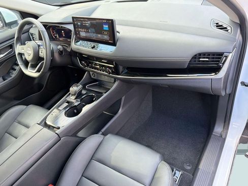 Used 2024 Nissan Rogue SL w/ SL Premium Package image 31