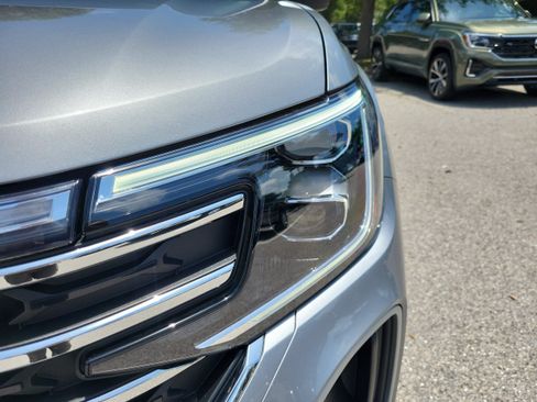 New 2026 Volkswagen Atlas SE FWD image 9