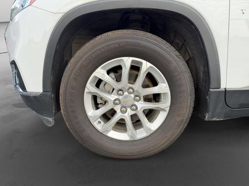 Used 2020 Chevrolet Traverse LT AWD/4WD image 14