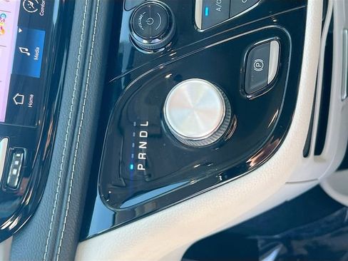 Used 2022 Chrysler Pacifica Touring-L FWD image 24