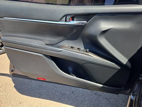 Used 2022 Toyota Camry SE FWD image 14