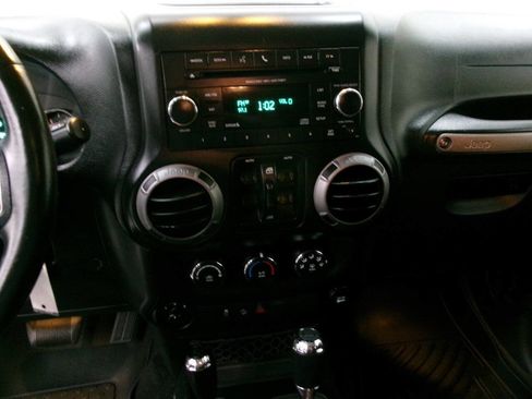 Used 2017 Jeep Wrangler Unlimited Sport w/ Quick Order Package 24S AWD/4WD image 35