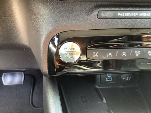 Used 2023 Ford Escape Platinum AWD/4WD image 35