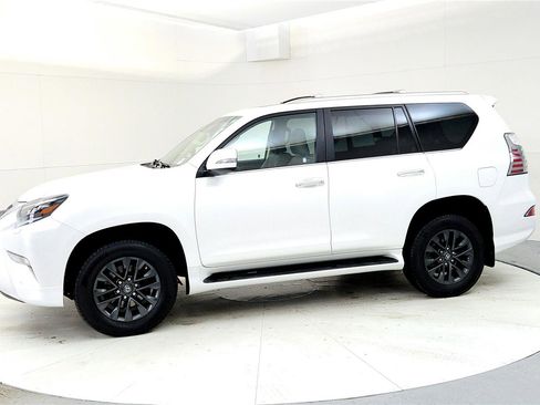 Used 2023 Lexus GX 460 Premium w/ Premium Package image 3