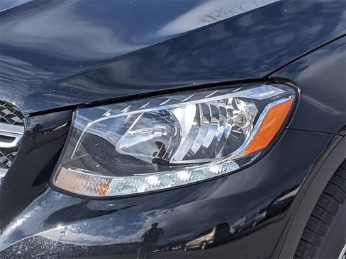 Used 2018 Mercedes-Benz GLC 300 image 33