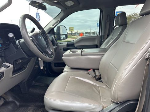 Used 2019 Ford F250 XL w/ Power Equipment Group image 11