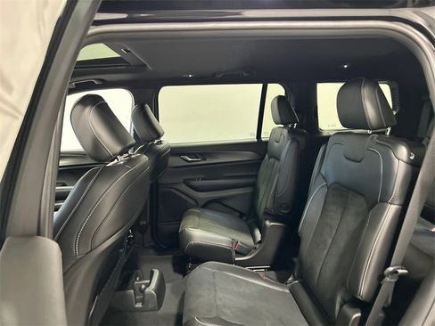 New 2025 Jeep Grand Cherokee L Altitude image 32