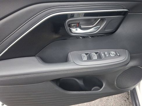 Certified 2025 Acura ADX Base image 13