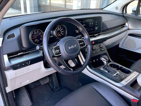 Certified 2024 Kia Carnival LX image 13