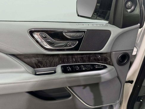 Used 2018 Lincoln Navigator Reserve w/ Technology Package AWD/4WD image 20