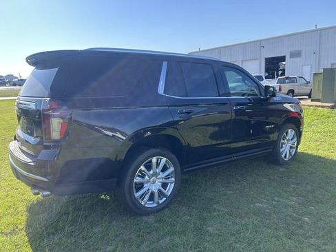 Used 2021 Chevrolet Tahoe High Country w/ Premium Package AWD/4WD image 3