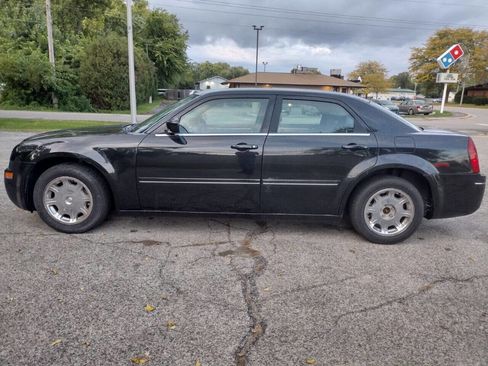 Used 2005 Chrysler 300 Touring image 5
