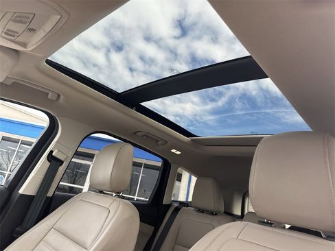 Used 2019 Ford Escape Titanium image 16