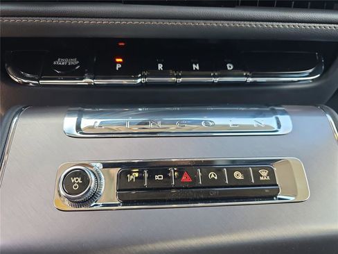 New 2026 Lincoln Aviator AWD image 19