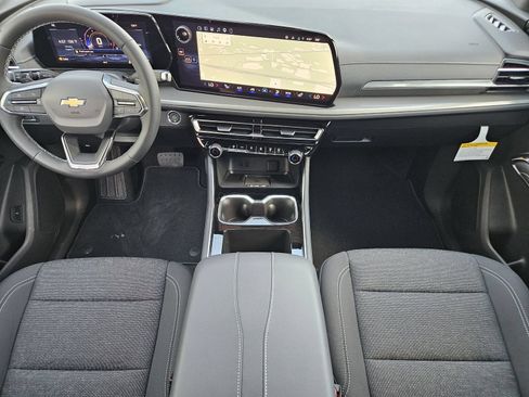 New 2027 Chevrolet Traverse LT FWD image 25
