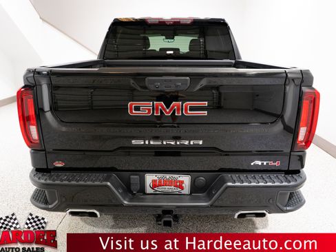 Used 2024 GMC Sierra 1500 AT4 w/ Technology Package AWD/4WD image 4