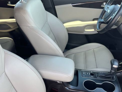 Used 2019 Kia Sorento EX FWD image 10