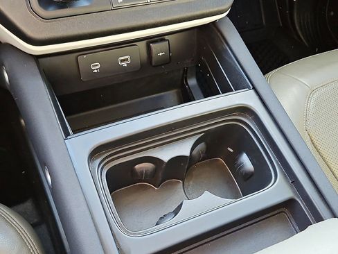 Used 2021 Land Rover Defender 110 SE image 13