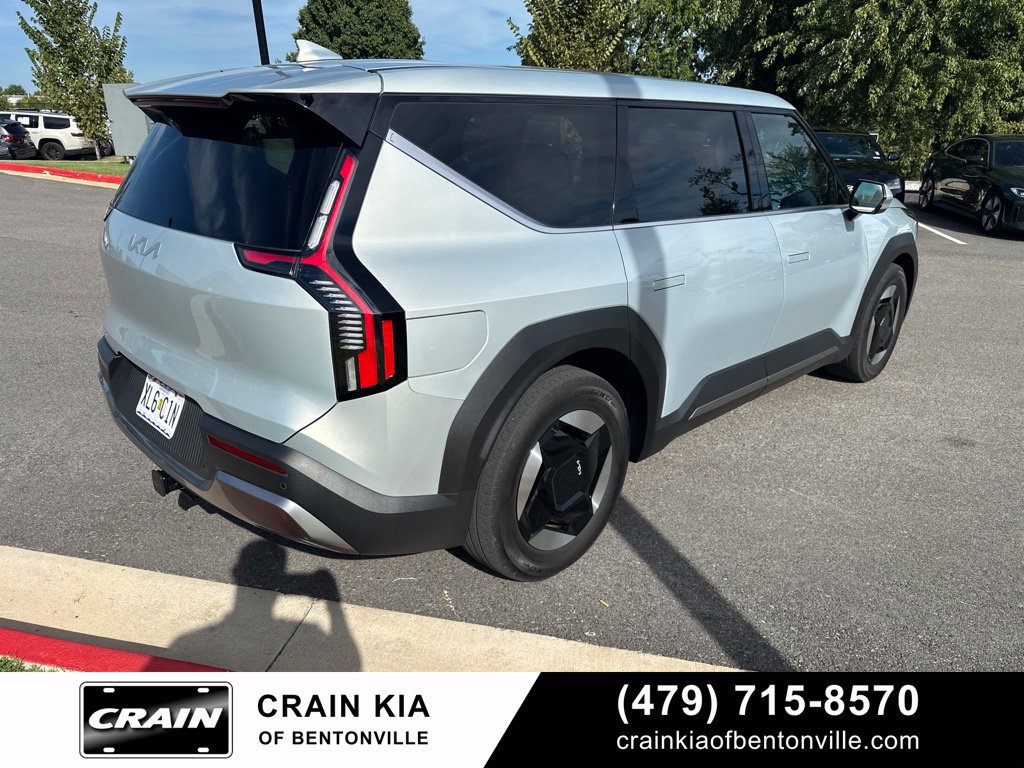 Certified 2024 Kia EV9 Light Long Range RWD image 5