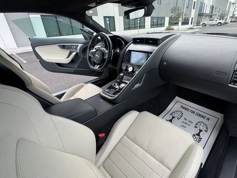 Used 2018 Jaguar F-TYPE Coupe RWD image 19