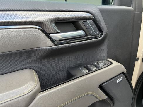 Used 2022 Chevrolet Silverado 1500 ZR2 w/ Technology Package image 29