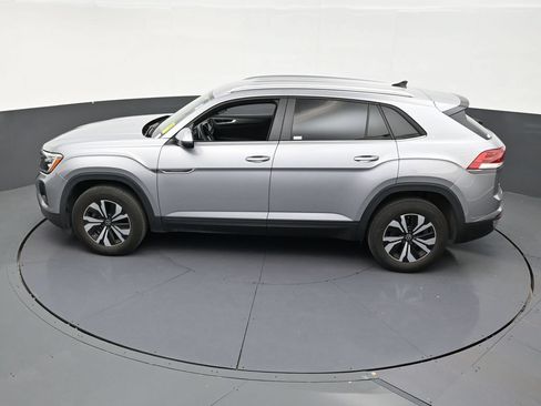 Used 2024 Volkswagen Atlas Cross Sport SE FWD image 13