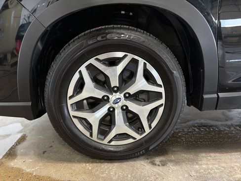 Used 2024 Subaru Forester Premium image 32