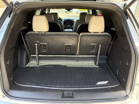 Used 2022 Chevrolet Traverse Premier w/ LPO, Floor Liner Package AWD/4WD image 25
