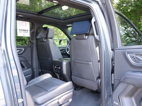 Certified 2022 Chevrolet Suburban Z71 w/ Luxury Package AWD/4WD image 51