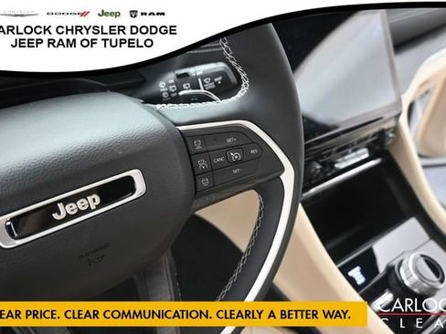 Used 2023 Jeep Grand Cherokee Limited AWD/4WD image 19