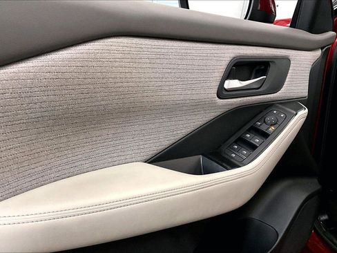 Used 2021 Nissan Rogue SV image 22