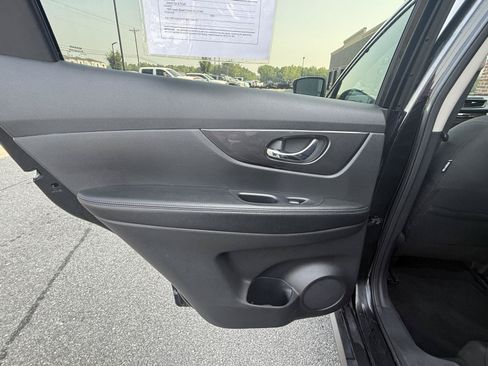Used 2020 Nissan Rogue S w/ Special Edition Package FWD image 13