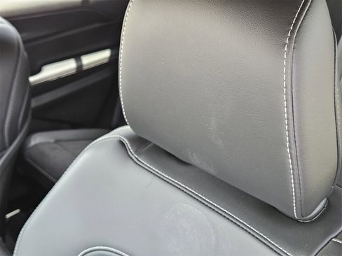 New 2025 Jeep Grand Cherokee L Altitude image 17