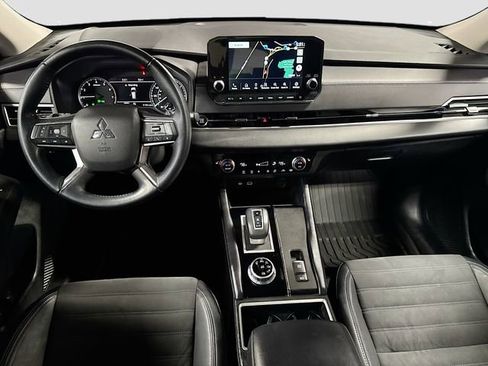 Used 2023 Mitsubishi Outlander SE image 23