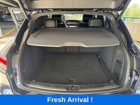 Used 2023 Porsche Macan S AWD/4WD image 4