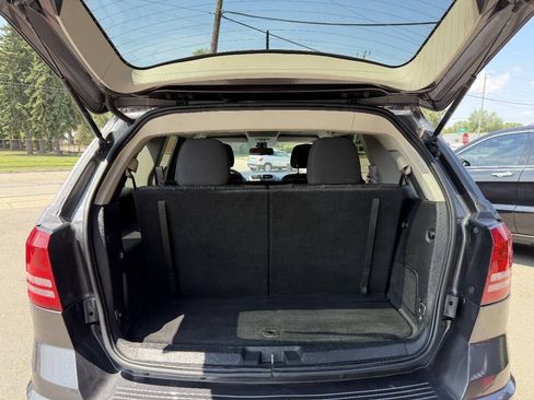 Used 2018 Dodge Journey SE w/ Connectivity Group FWD image 13