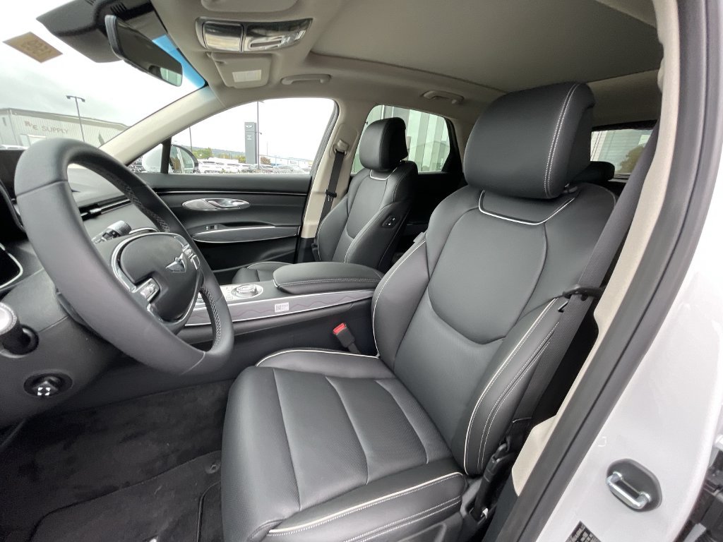 Used 2025 Genesis GV70 2.5T w/ Advanced Package AWD/4WD image 19