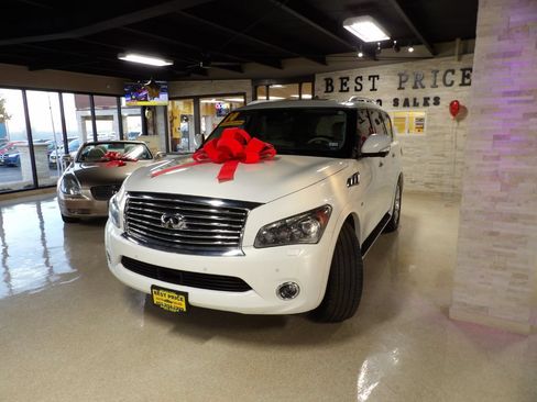 Used 2014 INFINITI QX80 2WD w/ Deluxe Touring Package image 2