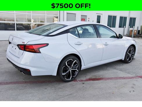 New 2025 Nissan Altima 2.5 SR w/ SR Premium Package image 8