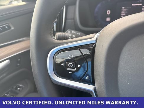 Certified 2025 Volvo XC90 B6 Plus image 23
