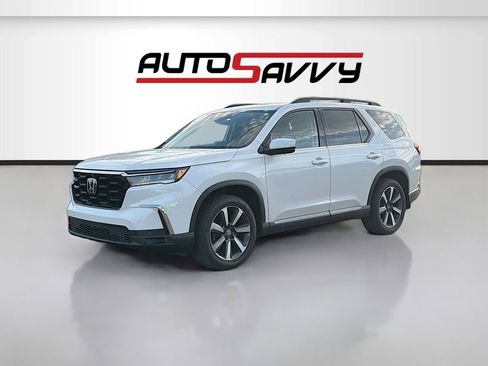 Used 2023 Honda Pilot Elite image 3